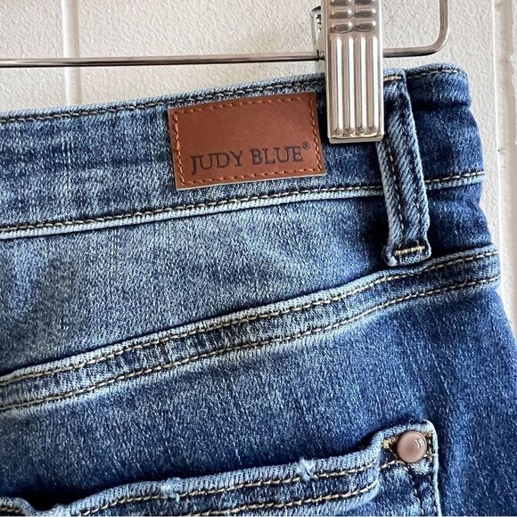 Judy Blue Mid Rise Fray Hem Boyfriend Fit Denim  Shorts - Picture 4 of 11